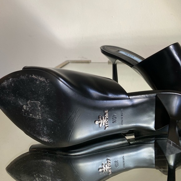 Like new Prada Brushed Leather Pointy-toe Sandal 40.5 $1,295 - Picture 15 of 15